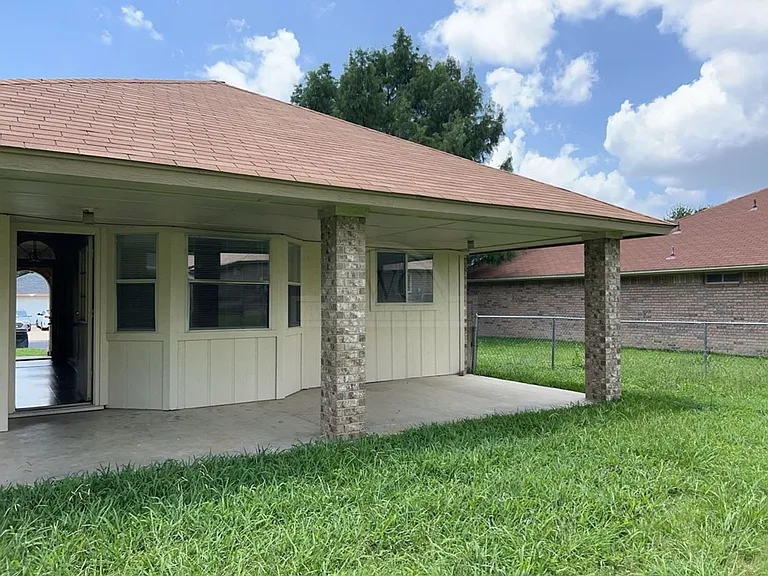 4203 Bluestem Ln — Photo 17