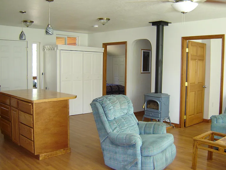 825 Red Cloud Rd — Photo 4