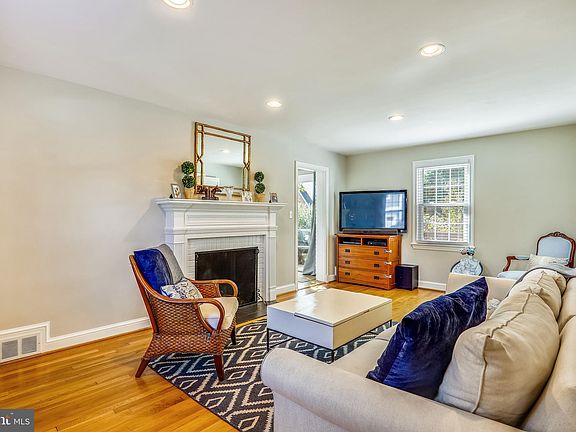 4th image of 5202 Nahant St