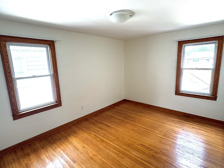 184 Hamilton Dr — Photo 25
