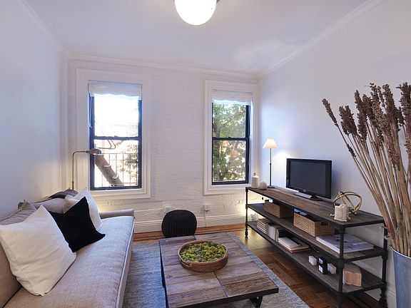 3rd image of 2475 38th St APT 3A