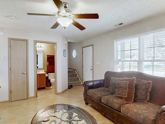 5th image of 6537 Hunters Chase Ln