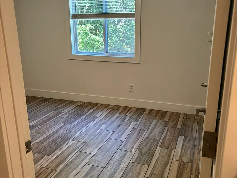 951 Hollywood St #D — Photo 13