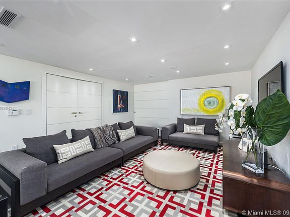 2nd image of 781 Crandon Blvd APT 1103