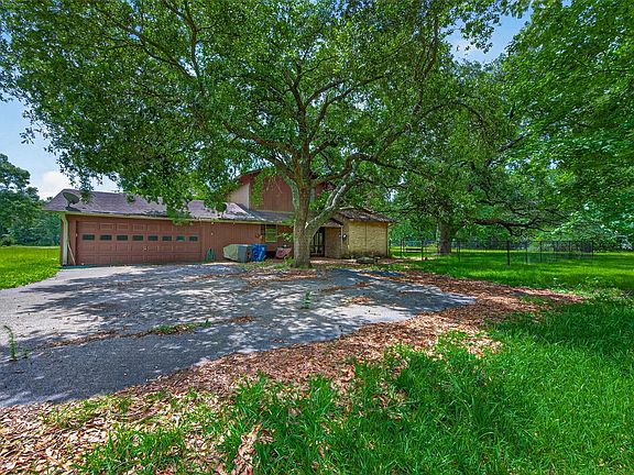 3rd image of 219 Cardinal Dr