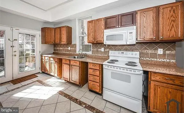 1336 W Toronto St — Photo 8