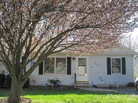 3rd image of 109 Beach Plum Dr Unit A