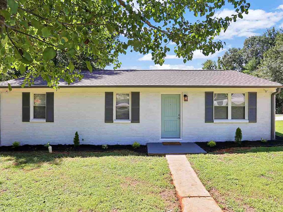 1st image of 109 Blossom Dr