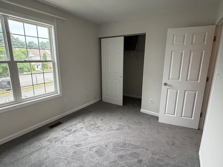 310 Lancaster Sq #310 — Photo 4