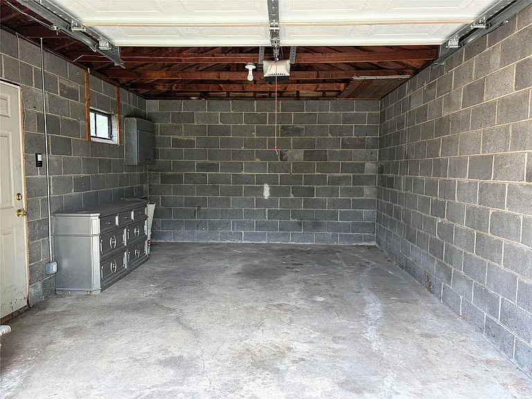 60 W Meyers Ave — Photo 15