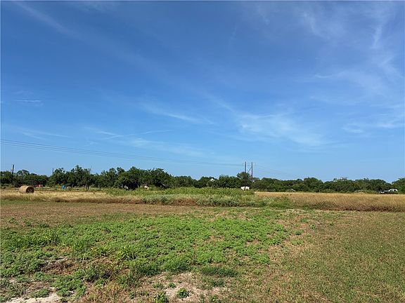 3rd image of 416 County Road 133