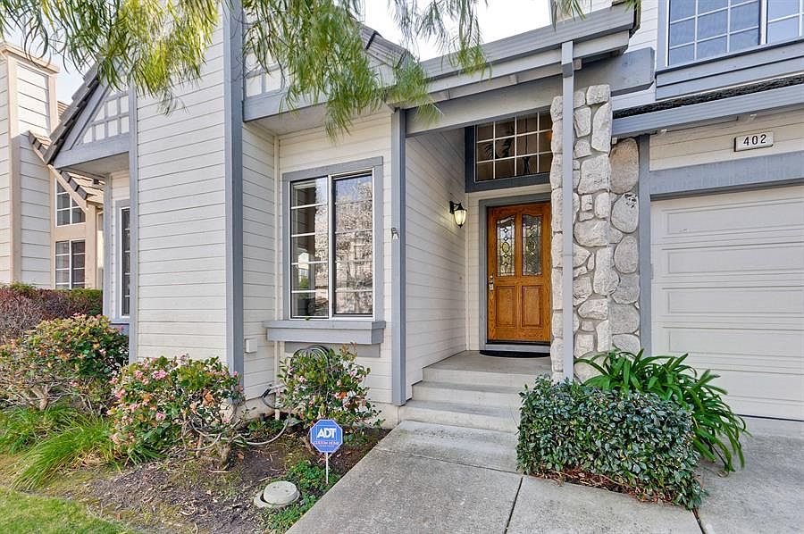 2nd image of 402 Wembley Ct