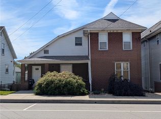 32 S 3rd St, Youngwood, PA 15697