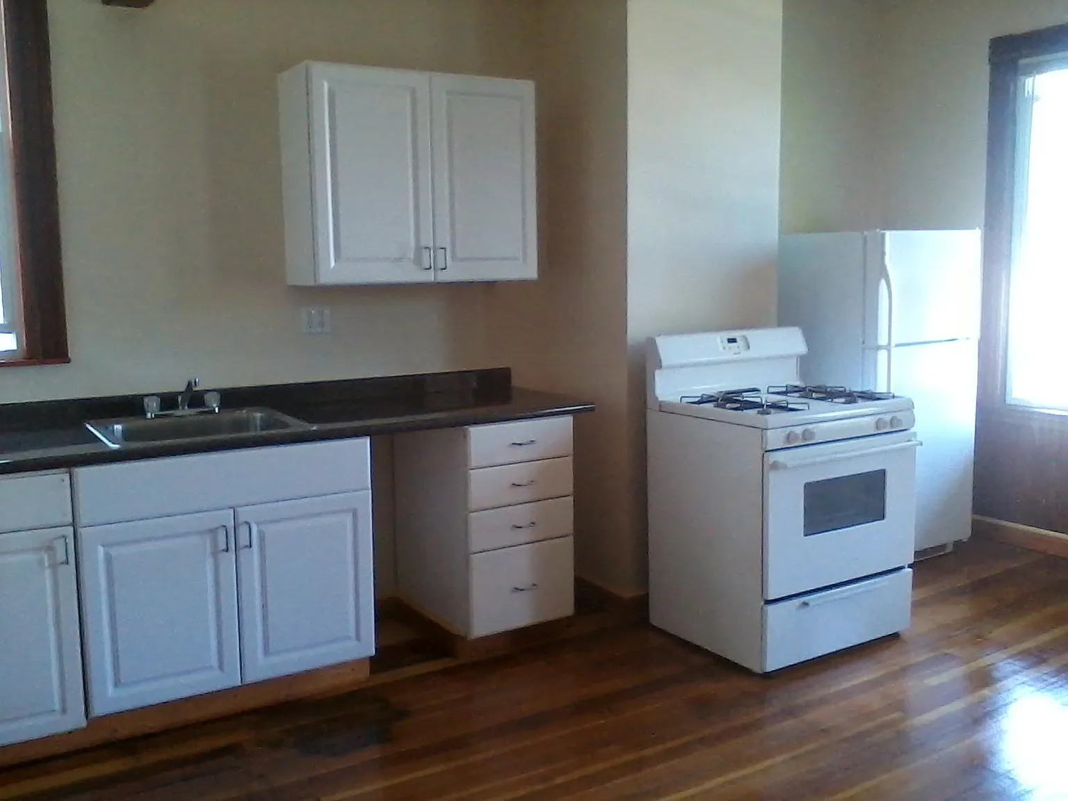 262 Maverick St — Photo 3