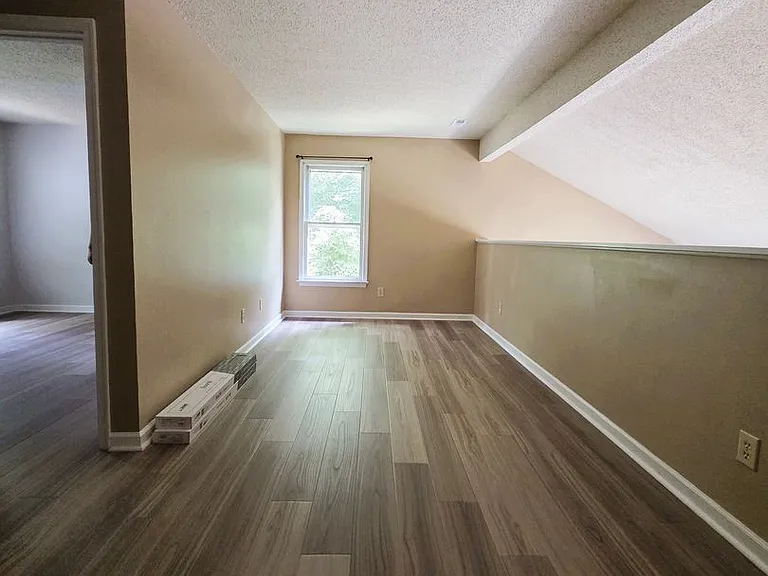 2519 Providence Creek Rd N — Photo 17