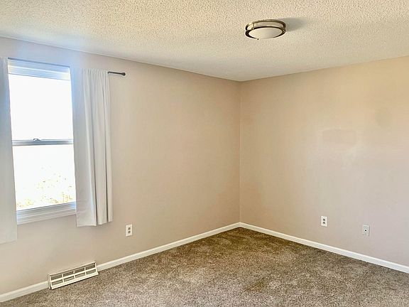 5th image of 55 Minden Dr #2