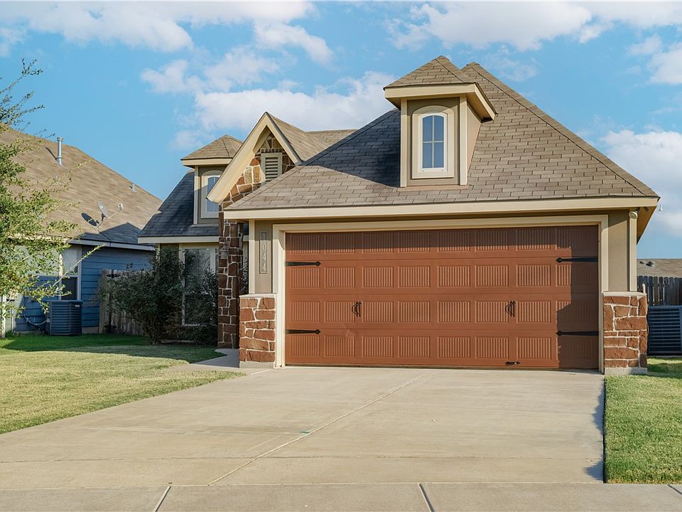 1st image of 1044 Venice Dr