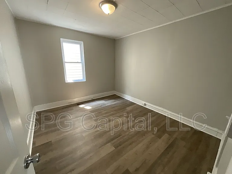 115 N Penn St — Photo 5