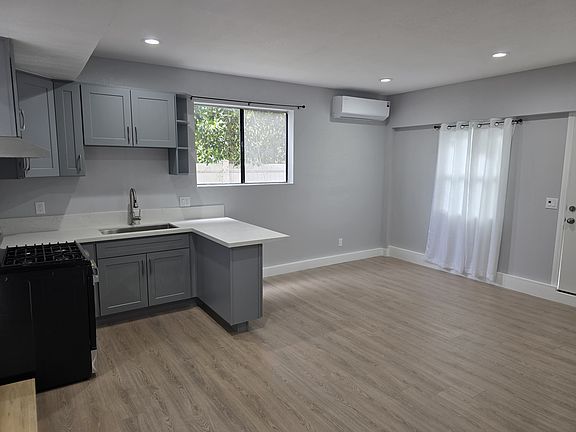 5th image of 1129 W 23rd St #1129