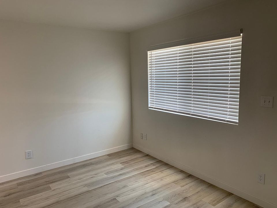 1st image of 3429 E Earll Dr APT 3