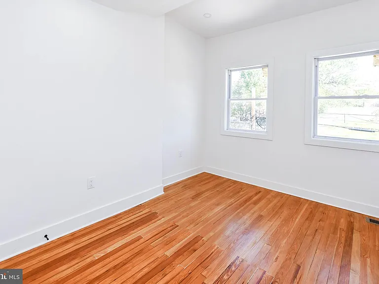 104 R St NE #A — Photo 22