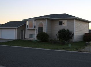 8220 Eagle Dr, Helena, MT 59602