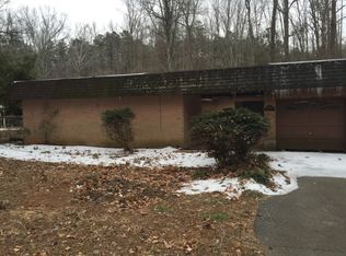 2620 Wessex Rd, Winston Salem, NC 27106
