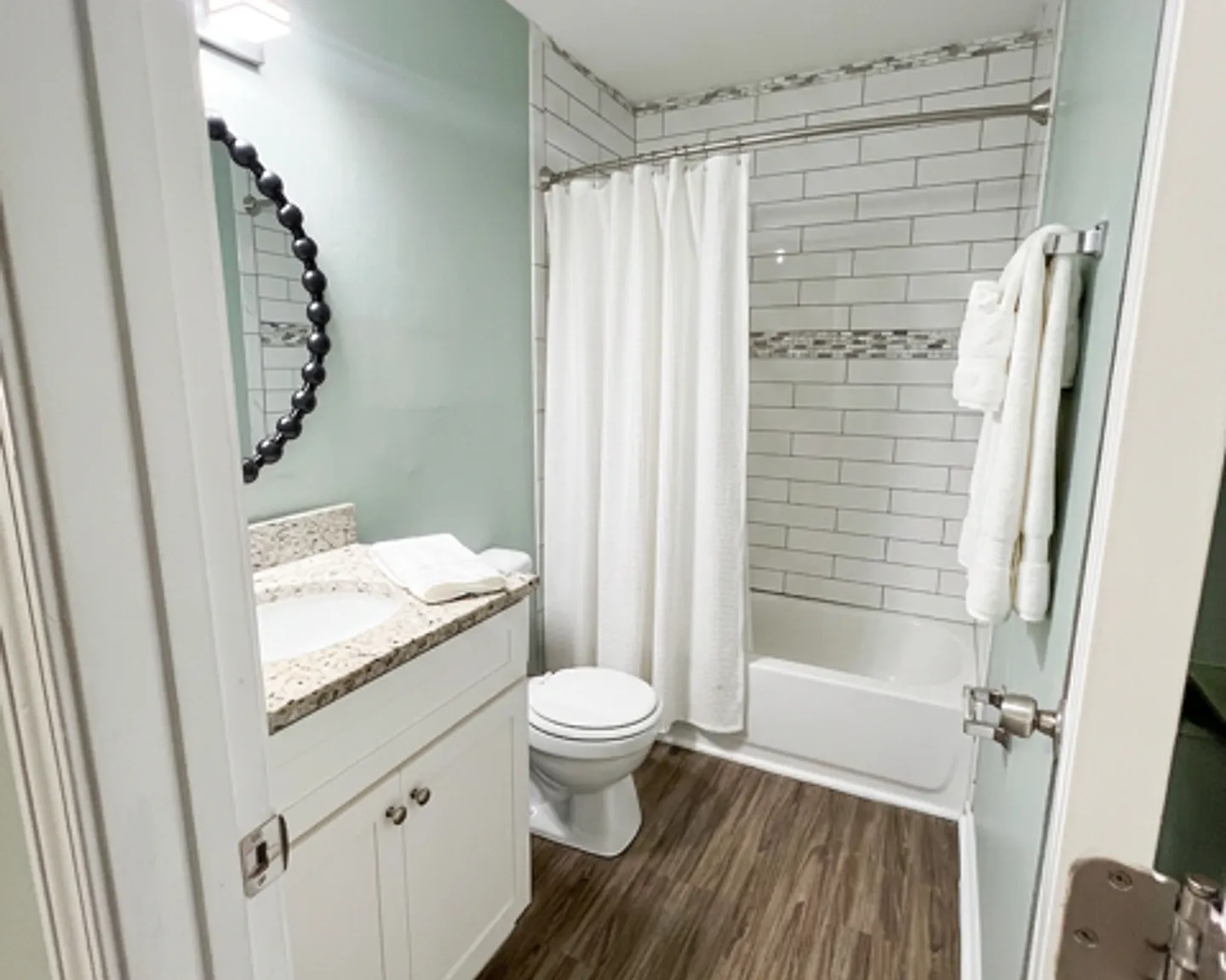 Avondale III Apartments — Photo 3