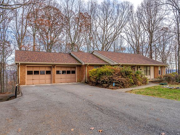 2nd image of 1411 Chestnut Mountain Dr