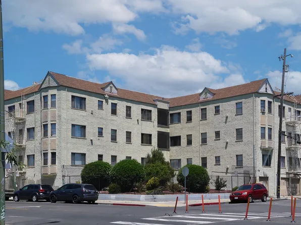 Avenal Apartments, 5735 Avenal Ave #207, Oakland, CA 94605