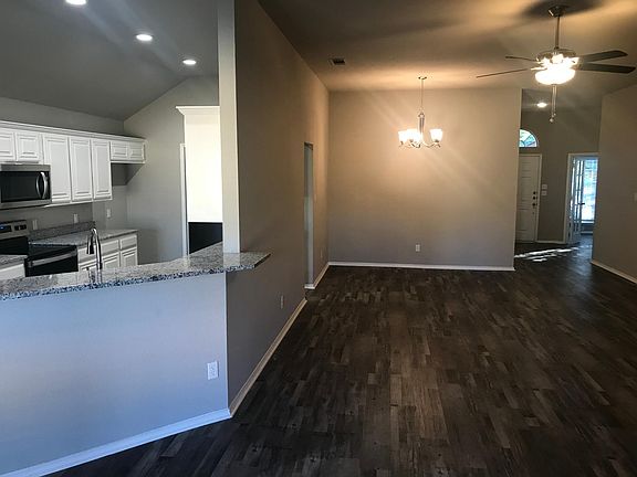 2nd image of 4425 Emerald Leaf Dr