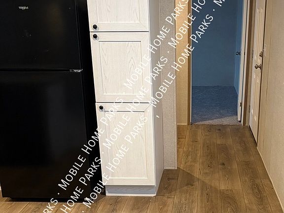 2nd image of 1430 Oak St #1430