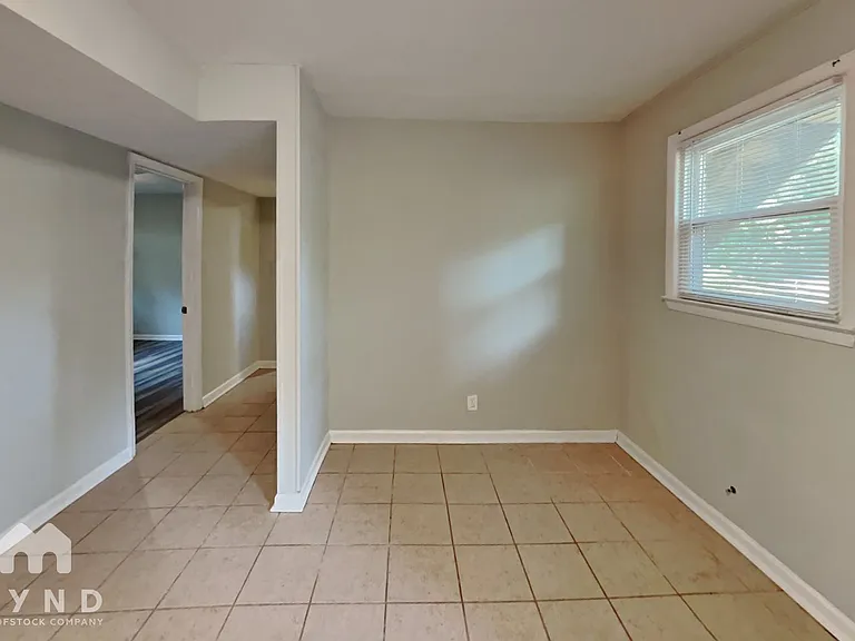 2715 Carriage Ln — Photo 10