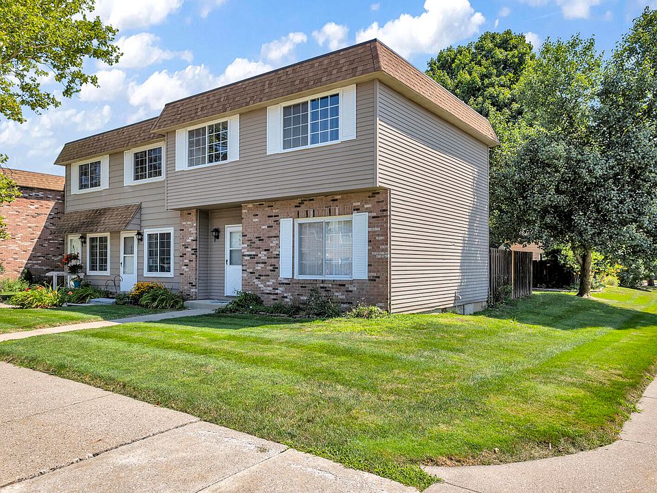 1st image of 466 Riverbend Dr