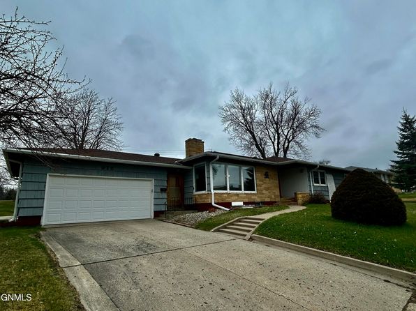 915 2nd Ave NW, Valley City, ND 58072