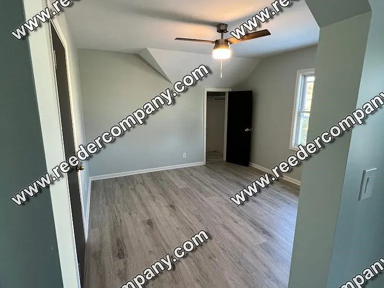 44 Warren Street — Photo 3