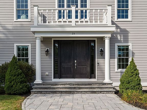 2nd image of 25 Hedgerow Ln