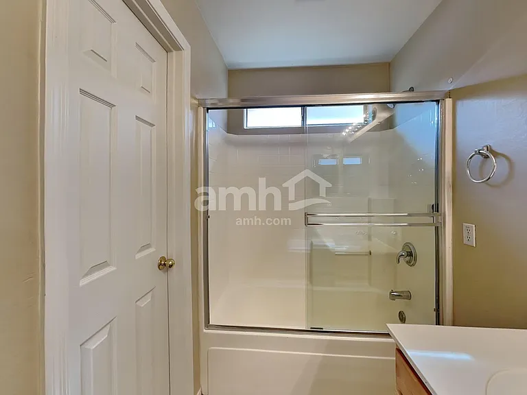 5354 W Jessica Ln — Photo 14