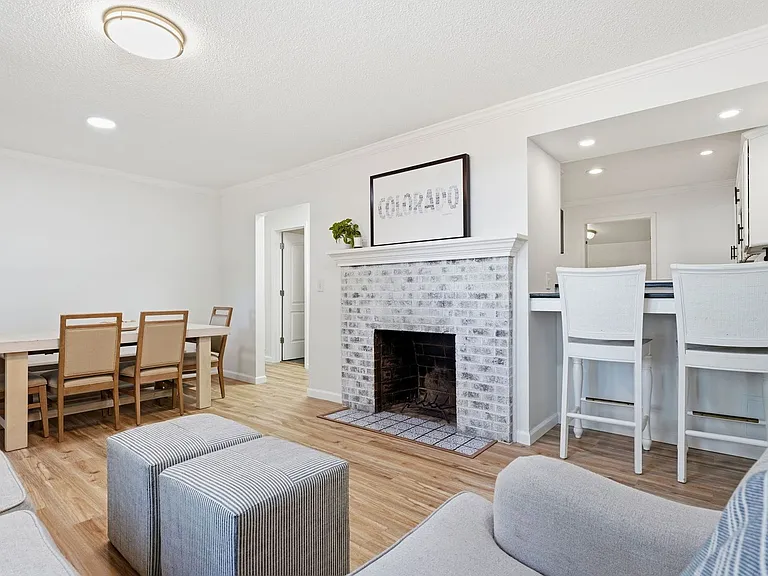 1425 Central Dr — Photo 13