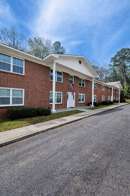 1st image of 423 Highland Ave APT B