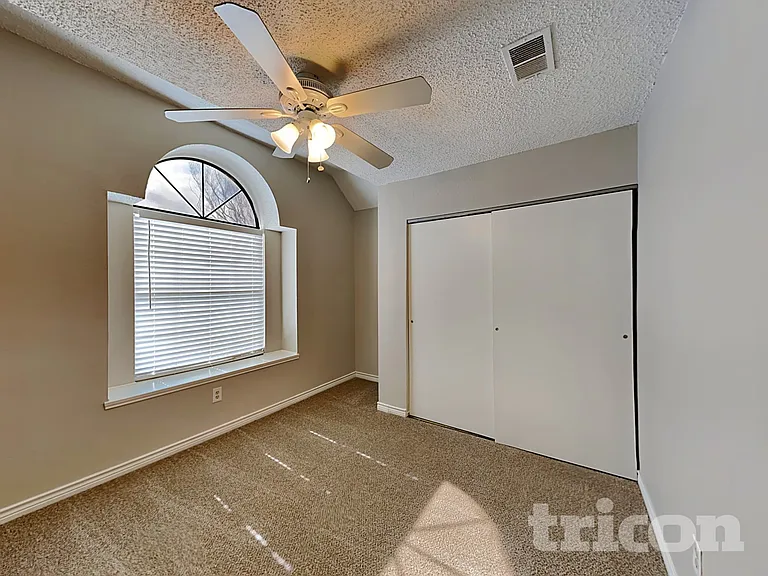 2758 Briar Hill Dr — Photo 13