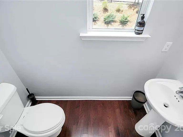 1502 Sharon Rd W — Photo 23