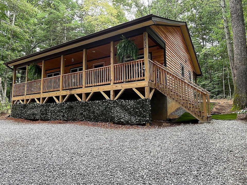 1st image of 1032 Pilot Mountain Rd