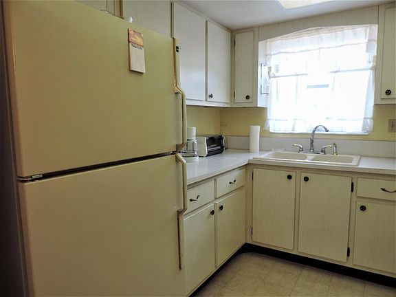 4th image of 2916 Crosley Dr E APT K