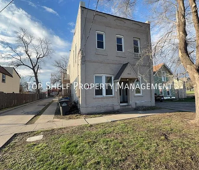1513 Des Moines St #3 — Photo 1