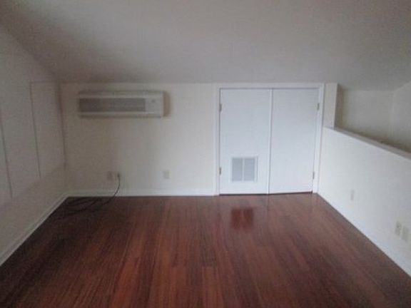 3rd image of 1106 Beachview Dr