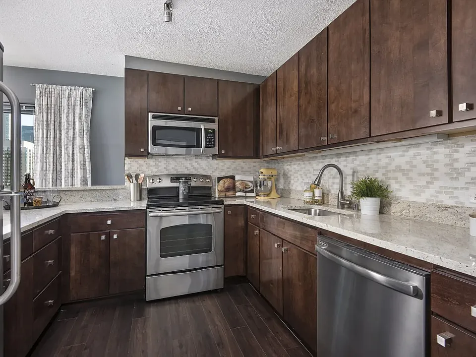 121.5 W Chestnut St #3