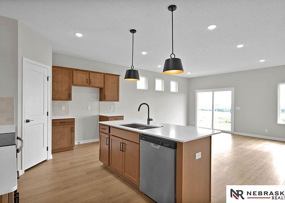 1st image of 21564 I St