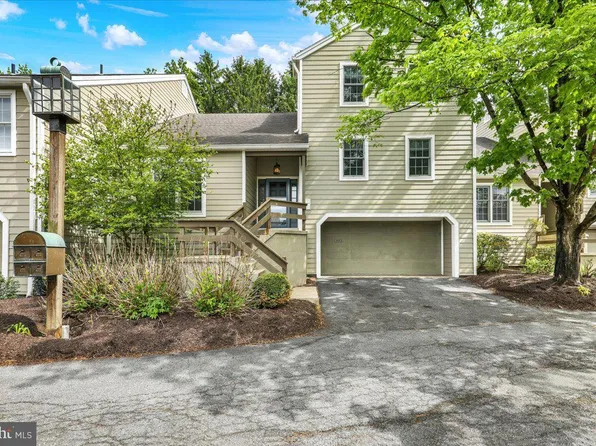 1928 Meadow Ln, Wyomissing, PA 19610