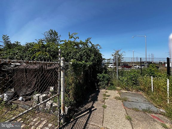 4th image of 2710-2714 E Luzerne St